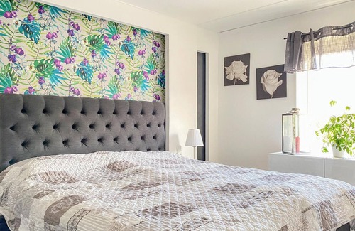 Vibble Apartment | Spend a varied vacation in this inviting and beachfront vacation apartment.