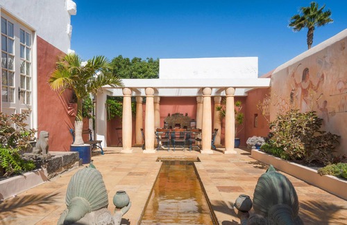 Macher House | Spend a wonderful vacation in the inviting cottage near the sea.