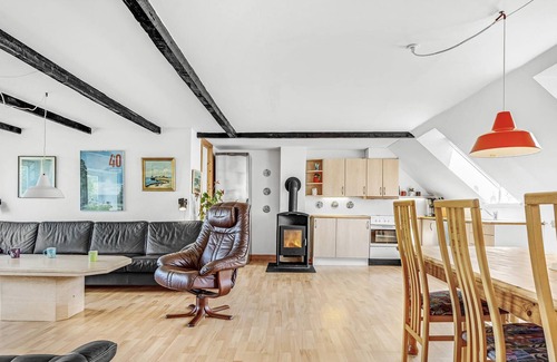 Sydals Apartment | Spend a wonderful vacation in this spacious apartment with sea view.