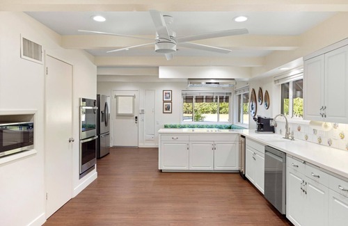 Uptown Design District House | Spend Fall in Palm Springs! Movie Colony Estate Home! Tennis Court! Pool! Pool Table!