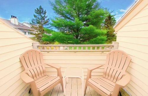 Lenox Condo | Spend Labor Day week in a spacious 2-bedroom, 2-bathroom condo in Lenox, MA