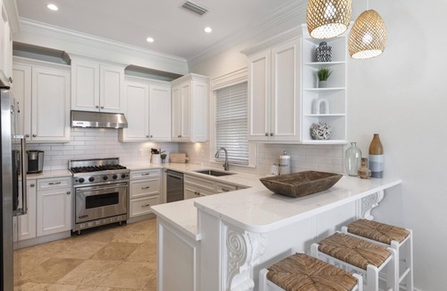 Delos House | Spend the Fall by the Beach! Frangista Beach! Private Pool! 5 Adult Bikes! Gulf Front!