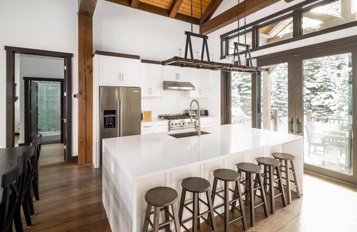 Spanish Peaks House | Spend the Holidays in Big Sky! Spanish Peaks Home with Sweeping Views and Private Hot Tub!