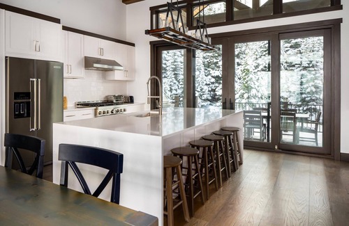 Spanish Peaks House | Spend the Holidays in Big Sky! Spanish Peaks Home with Sweeping Views and Private Hot Tub!