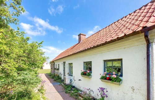 Kattarp House | Spend wonderful vacations in the countryside surrounded by cows and fields