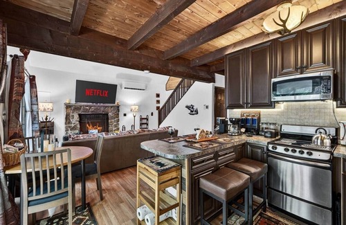Lake Ariel Ski Chalet | Spend Yom Kippur Hideout Pocono Chalet!