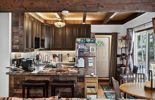 Lake Ariel Ski Chalet | Spend Yom Kippur Hideout Pocono Chalet!