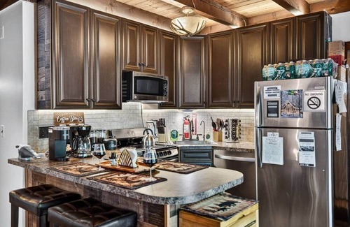 Lake Ariel Ski Chalet | Spend Yom Kippur Hideout Pocono Chalet!