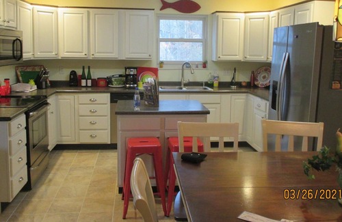 Maynardville House | Spend your vacation on beautiful Norris Lake, TN. Lakefront With Private Dock.