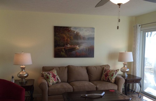 Maynardville House | Spend your vacation on beautiful Norris Lake, TN. Lakefront With Private Dock.