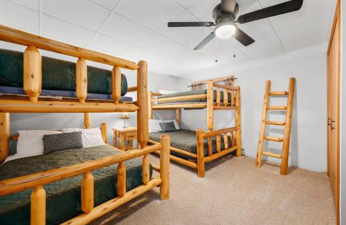 Mayfield House | Spider Lake Escape Pontoon Rentals Sandy Beach