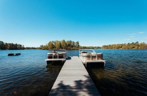 Mayfield House | Spider Lake Escape Pontoon Rentals Sandy Beach