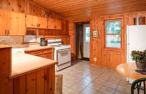 Mayfield Cabin | Spider Lake Oasis Sum