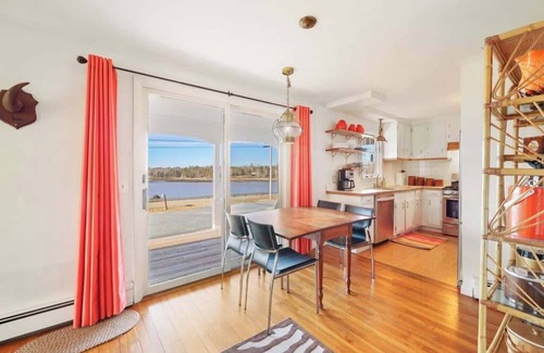 Ellsworth House | Spindle Cottage on the Shore!