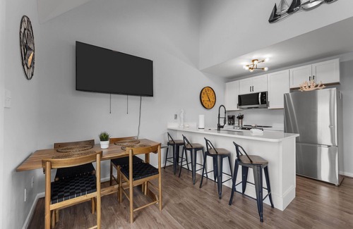 Surf City House | Spindrift - Steps from the Beach! Dogs Welcome. Grill & Beach Gear Provided.