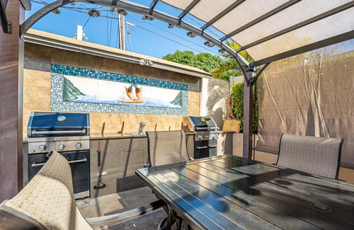 Historic Lahaina Front Street Apartment | Spinnaker A206