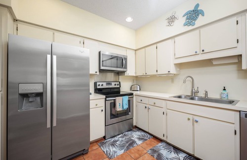 Sawgrass Condo | Spinnakers Reach 833 | Fireplace, Balcony, Oceanfront Pool + Beach Access