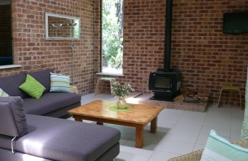 Elizabeth Beach House | Splash - Elizabeth Beach - Byo Linen