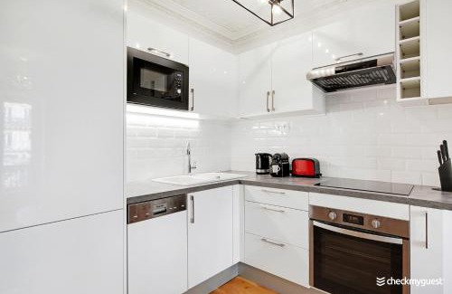 Quartier Saint-Ambroise Apartment | Splendid apartment - 2BR-6P - Place des Vosges