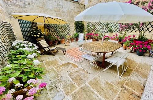 Grand Parc-Paul Doumer Apartment | Splendid Bourgeois apartment.