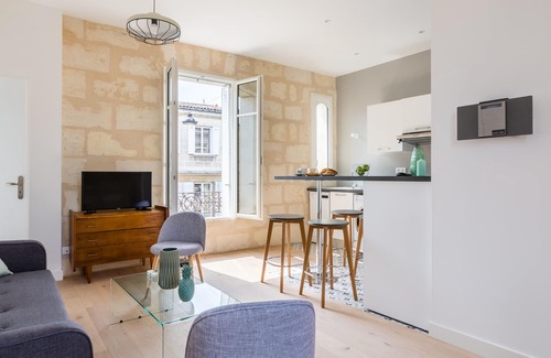 Chartrons Apartment | Splendid flat located in the heart of the Chartrons, near the Quays