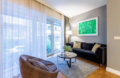 Kabatas Apartment | Splendid Flat with Excellent Location in Beyoglu