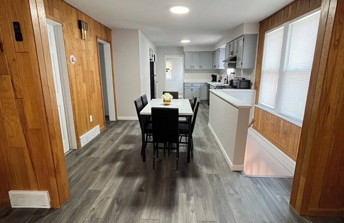 Delavan House | Splendid Stay in Delavan – Spacious Comfort for Your Perfect Getaway!