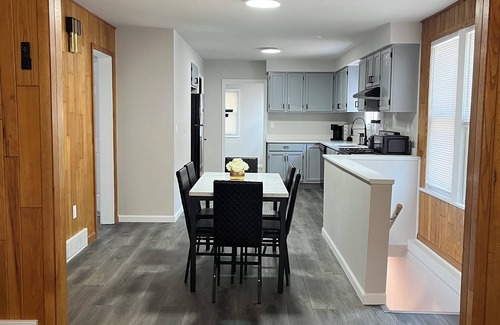 Delavan House | Splendid Stay in Delavan – Spacious Comfort for Your Perfect Getaway!