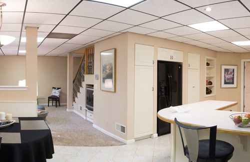 Stone Mountain Apartment | Splendor-in-the-Woods 5-StarGardenApt Patio & Pool 6Guests LongStays Commercial