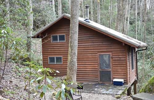 Stanton Cabin | Split Rock ~ Our newest off-grid cabin w/stained glass art!