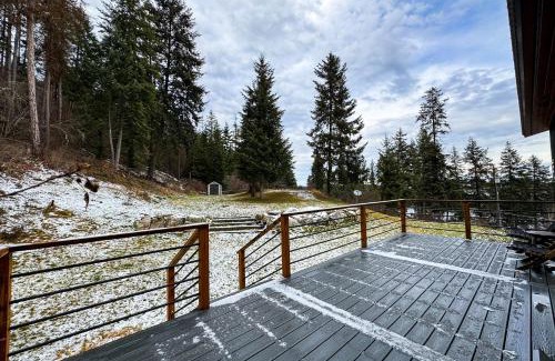 Coeur d'Alene House | Spokane River Retreat