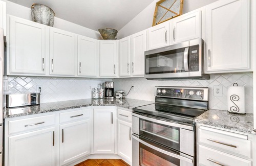 Greenacres House | Spokane Valley Home w/Fire Pit - 1 Mi to Trails!