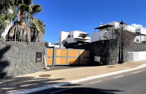 Yaiza Apartment | Sport & culture nest