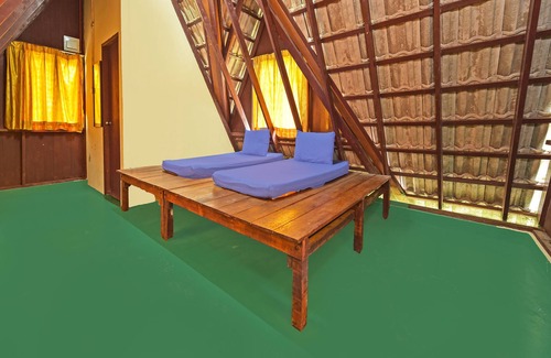Selandar Hotel | SPOT ON 90612 Batu Lebah Eco Park