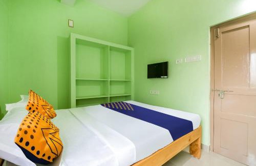 Kakinada Hotel | SPOT ON Sri Devi Residency