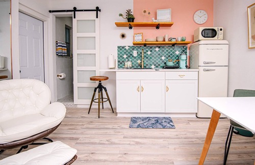 Clearwater Apartment | Spotless, cozy studio with private entrance & parking, free WiFi in Clearwater.