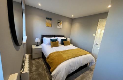 Stevenage House | Spotless Two-Bedroom Home with Garden and Parking