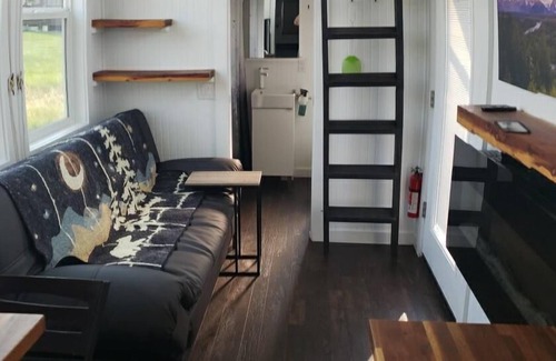 USA Cabin | Spotted Moon Ranch - River Front - Tiny Home