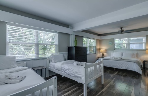 Melbourne House | Sprawling 5bd/3ba Pool Spa Chef Kitchen Dntn Melb
