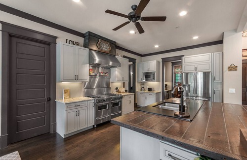 Gainesville House | Sprawling Lake Oasis with Pool, Hot Tub, Dock, Firepit, Gym