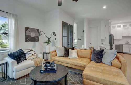 Urbandale Nations House | Sprawling Nashville Estate - Sleeps 16!