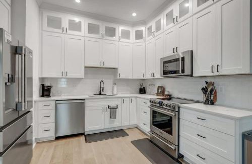 Urbandale Nations House | Sprawling Nashville Estate - Sleeps 16