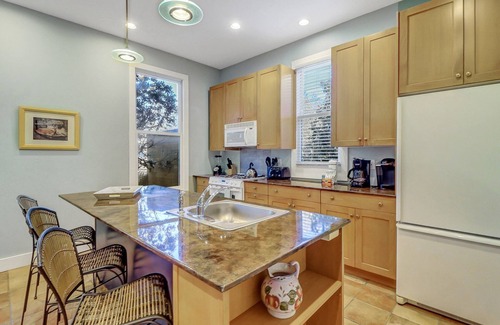 Beach Institute House | Sprawling Townhome w/Private Courtyard + Parking by Lucky Savannah
