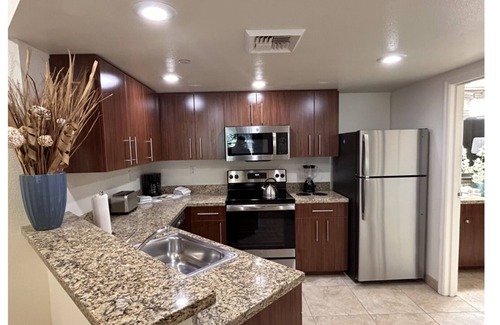 Enterprise Resort | Spring Break in Vegas in fully equipped timeshare unit that sleeps 4