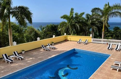 Reading Apartment | Spring Garden Mobay Resort