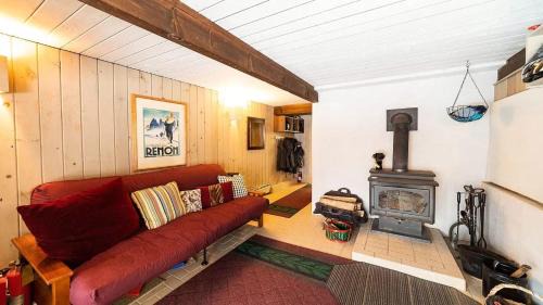 Campton House | Spring Hill 70