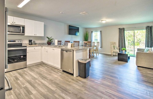 Spring Hill House | Spring Hill Home: 5 Mi to Weeki Wachee Park!