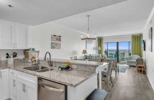 Ono Island Condo | Spring into Tropical Winds #703!