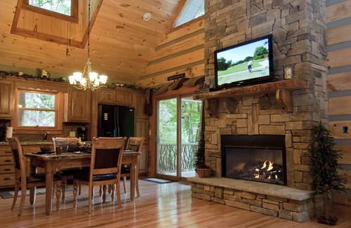 Bryson City Cabin | Spring is Here! Come Enjoy the Great Outdoors at Poplar Lodge!