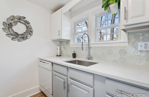 Spring Lake House | Spring Lake Cottage. 3 night reservations allowed, weeklong discounts available